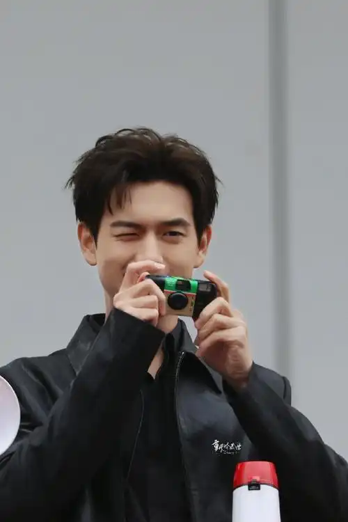 李现拍了天现公主们