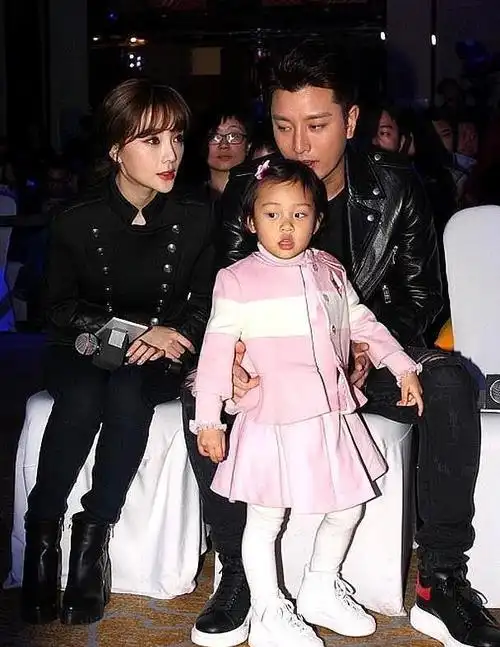 靠谱!李小璐公布二胎"经验丰富"-第1张图片-特悦网