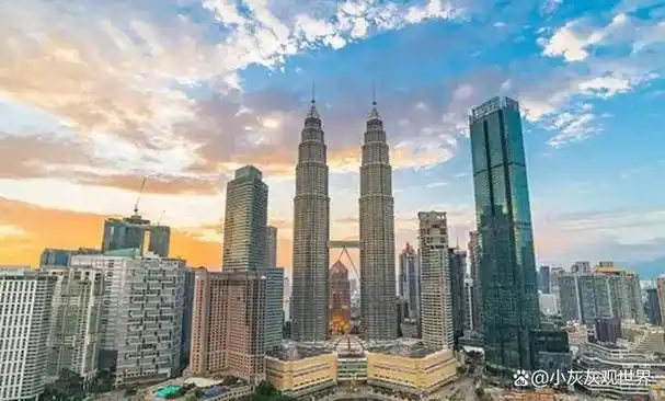 马来西亚首都吉隆坡总结:物价相对较低,不论是吃,住,用,油等方面,均不