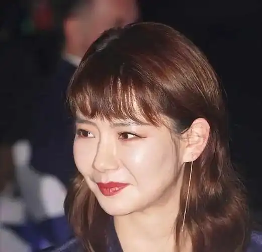 不理解为什么戚薇老的那么快啊早期甜美迷人的模样去哪儿了