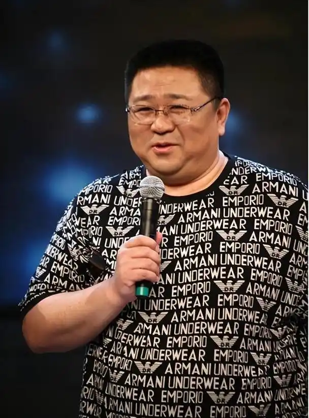 回顾梁冠华:因肥胖自卑却被女神倒追,"狄胖胖"的人生太精彩