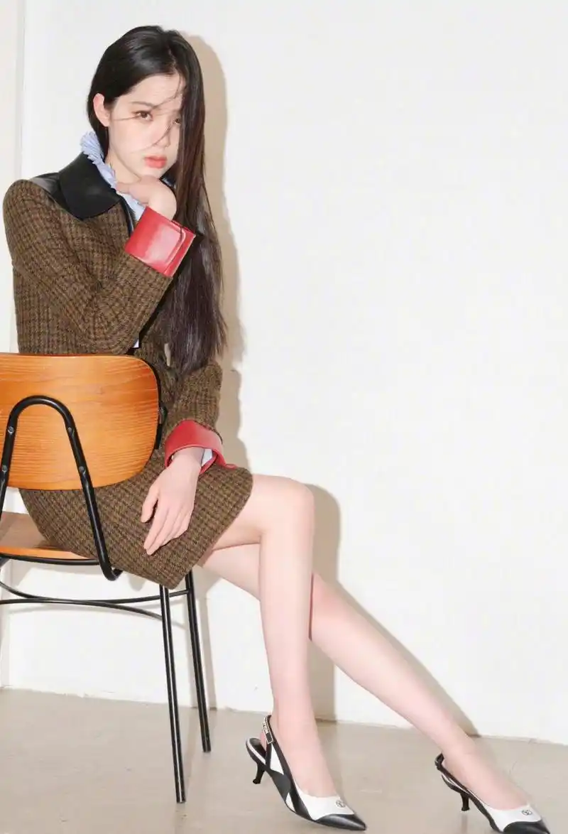 欧阳娜娜高跟鞋大长腿好看