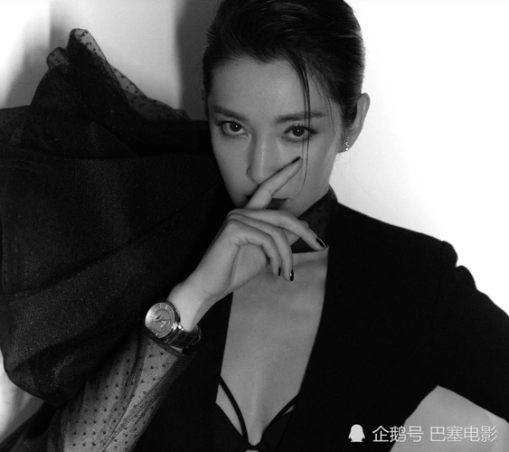 娱乐圈女西装大佬各有各美这眼神和氛围一个字绝