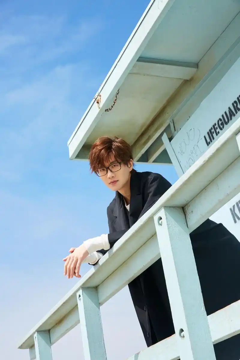 许嵩图片 许嵩《老古董》帅气写真图片