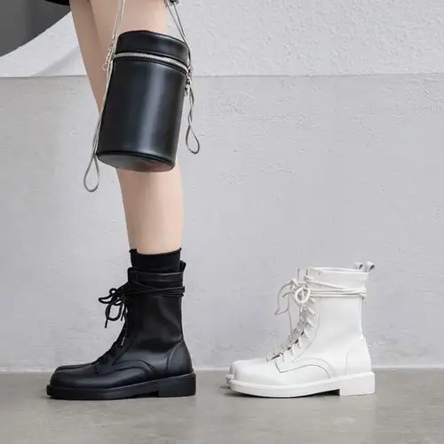 2019秋冬欧美绑带马丁靴时尚弹力靴百搭低跟女短靴中筒机车靴子40