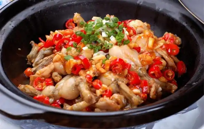 菜湘味美蛙煲图片 - 菜鸟图库