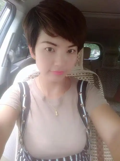 34岁离异女征婚照片(id:107889301)_新疆乌鲁木齐征婚交友_珍爱网