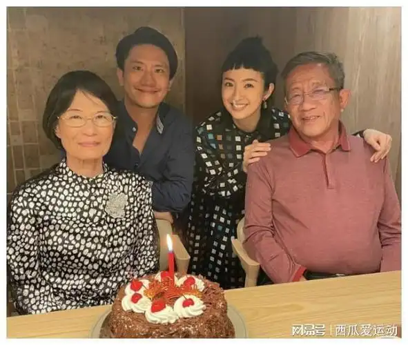 她总算是活明白了|胡歌|记者|贺军翔|袁湘琴|江直树|周渝民_网易订阅