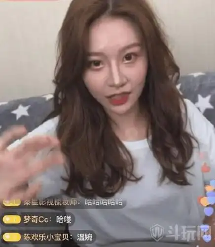 温婉回应整容等黑历史 抖音温婉整容前照片对比