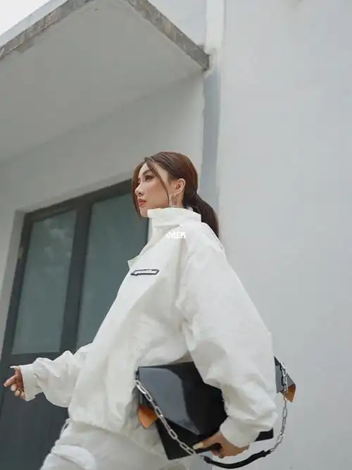 陈伟霆先上身的2021新款!也太好看了吧!