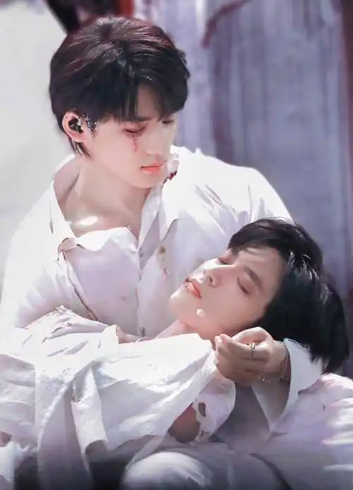 宋亚轩,刘耀文合照cp粉狂欢,冲上热搜后,却被网友吐槽麦麸_照片_公司