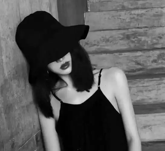 处女座黑色系女生头像ins 十二星座处女座黑化是什么样子