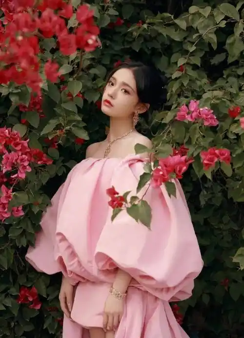 2021第34届金鸡奖女明星造型美图鉴赏,宁静霸气来袭_礼服_长裙_裙摆