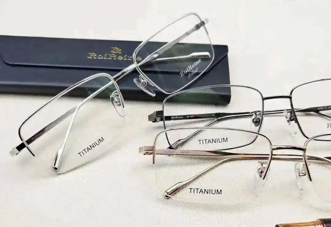 罗瓦雷诺科普小课堂|眼镜也有"保质期",过期佩戴危害多