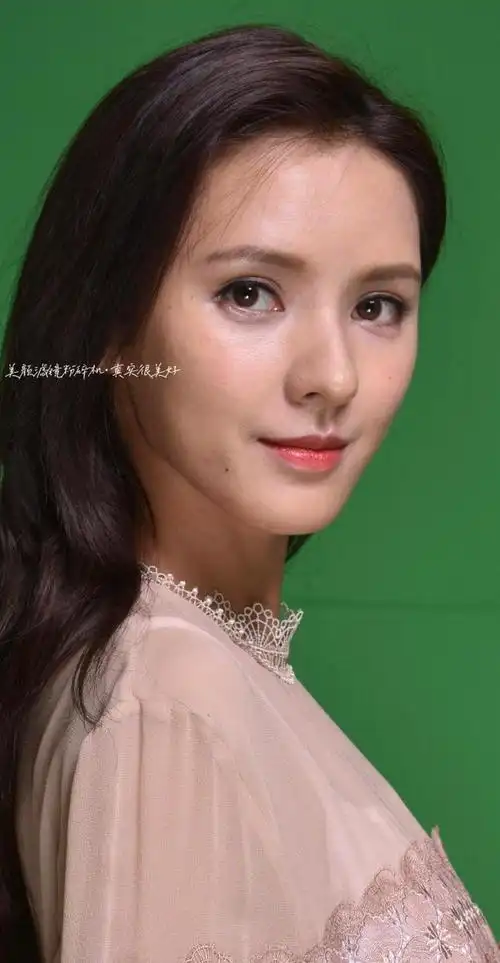 张予曦也太自信了超清生图不p就放出来皮肤状态很真实