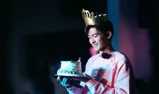 张翰过生日注意刘涛对他的祝福网友快追回郑爽吧