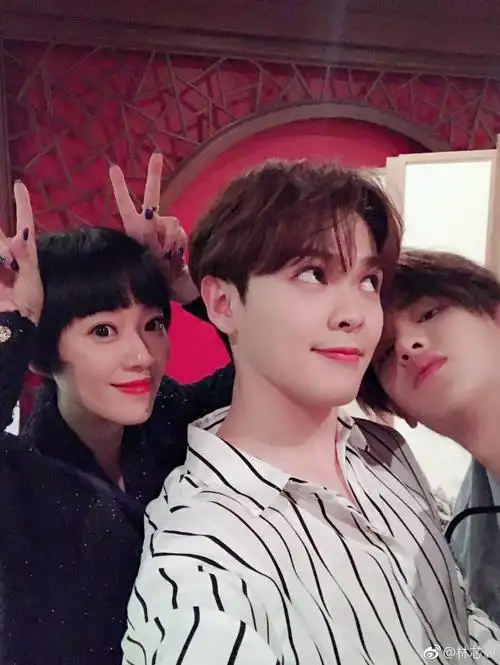 主题:偶,尤长靖合照为什么要露出这种翻白眼的表情 [13]收藏该贴已