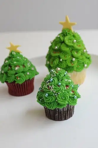 christmas tree cupcakes   99 other cupcake ideas
