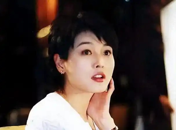 演员张延:嫁大5岁香港丈夫,婚后生一女,如今女儿比她还漂亮