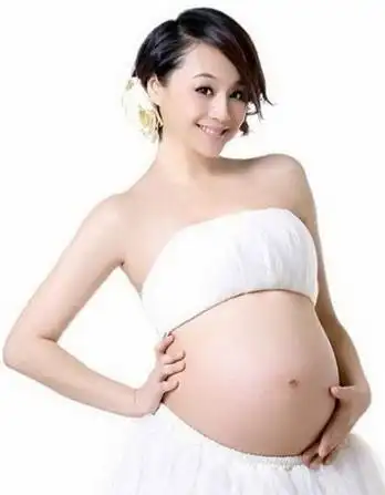 图揭女星挺大肚待产生活 奢侈啊