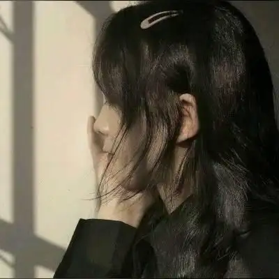 伤感女生侧脸头像