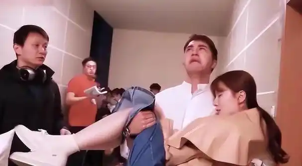 然而,尽管体重如此轻,许魏洲却抱起来时显得面目狰狞.