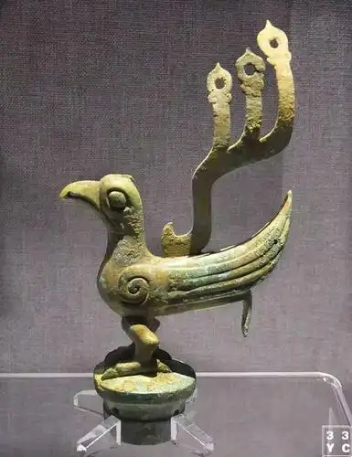 戴金面罩青铜人头像 商 1986年三星堆二号祭祀坑出土 四川广汉三星堆