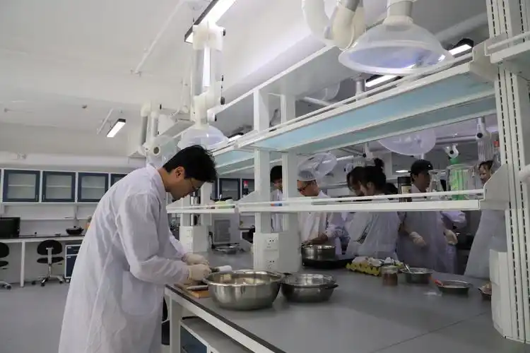 中国海洋大学三亚海洋研究院百泰教学科研实验室建成投入使用 - 中国