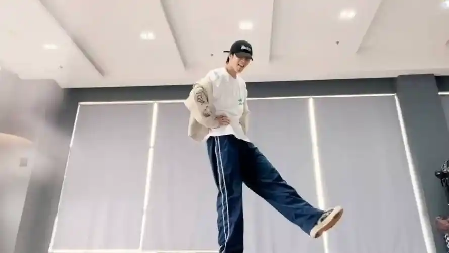 刘耀文这次跳舞没卡到头