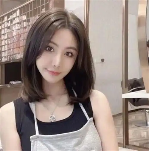 2023韩式女直发发型,仙气十足的发型推荐_飘逸直发_女生发型大全