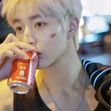 ins高级质感暖男帅气稳重头像男