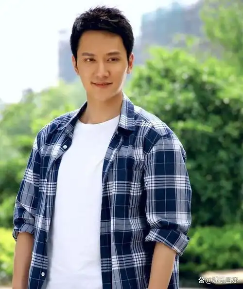 离婚3年,再看冯绍峰与赵丽颖的处境,夫妻差距一目了然