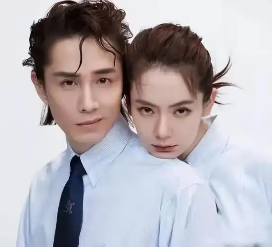 李承铉陪戚薇就诊疑二胎?大女人配保姆男,女强男弱成最甜夫妻