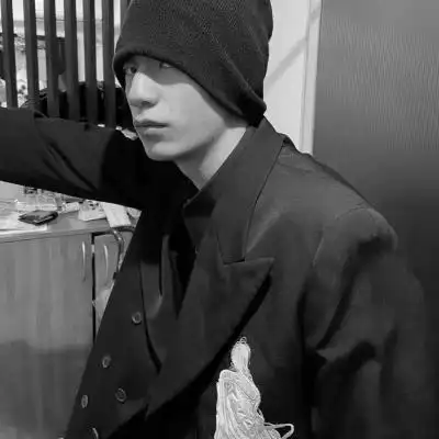 男生头像黑白高冷图片