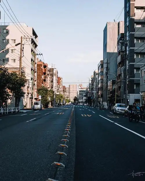 东京夕阳下的街道