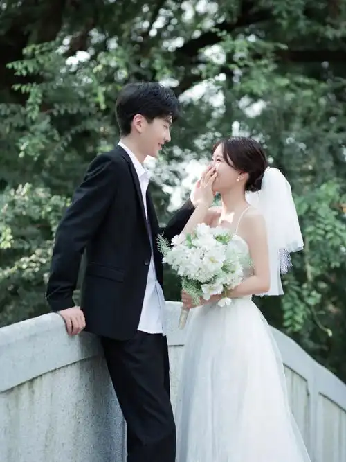 情侣婚纱写真