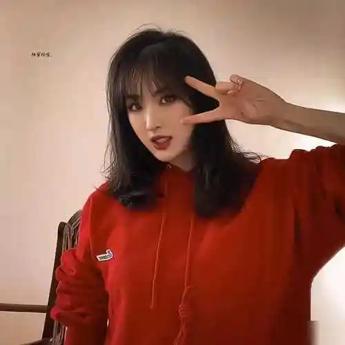 有钱任性华为二公主姚安娜演艺生涯出道大半年就改了个名字