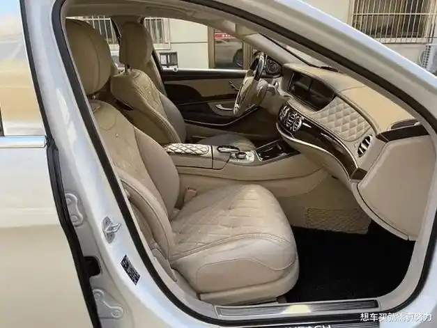 390万的奔驰迈巴赫s600,2015款首代白色定制版,现在90万难卖出