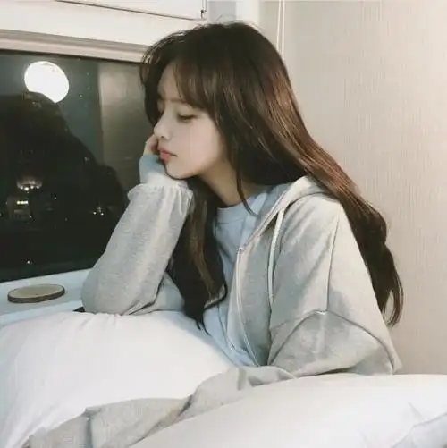 浪味girlの韩系女头半身长发侧面