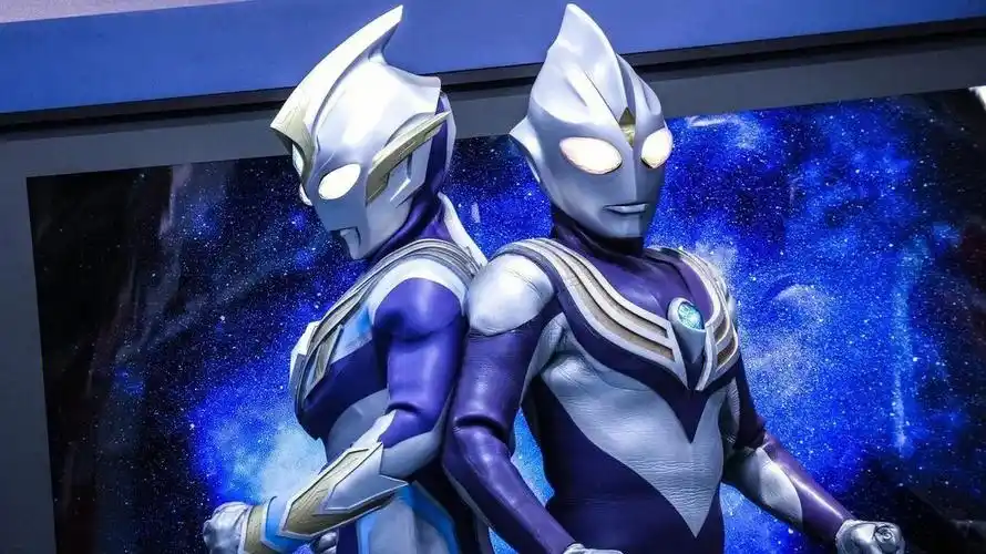 特利迦奥特曼超帅壁纸