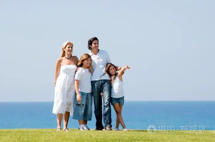 四人幸福家庭的画像照片-正版商用图片005np4-摄图新视界