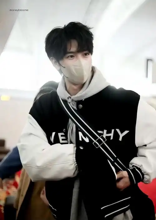 宝宝真的好帅!好可爱!啊啊啊 #黄俊捷 #路透  #机场照  - 抖音