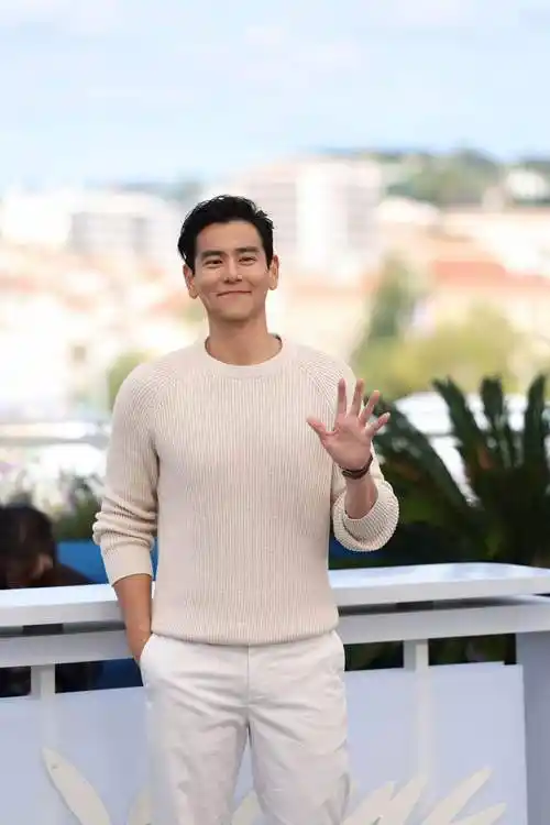 彭于晏电影《狗阵》戛纳电影节首映"口碑爆了" 获赞"戛纳主竞赛水准"