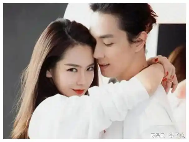 戚薇与李承铉:携手共赴的甜蜜人生,娱乐圈中的模范夫妻典范|爱情|乐器