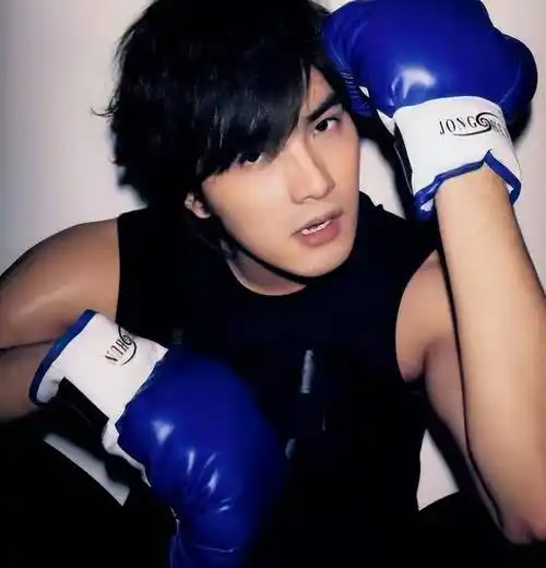 贺军翔:捕风捉影,没有逾矩行为_回应_偶像_网友