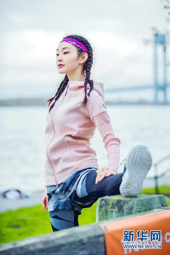 宋轶纽约马拉松活力开跑 运动嘻哈范混搭