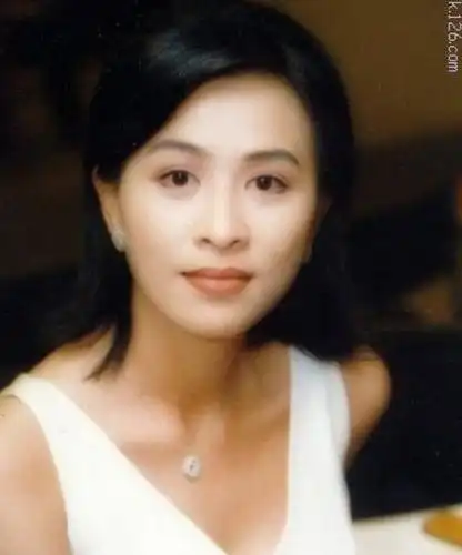 刘嘉玲巅峰颜值老照片曝光,终于明白马景涛为何为失控强吻她了