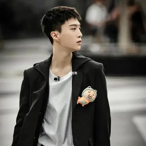 短发绝了老范#范丞丞_范丞丞_短发_娱乐_明星娱乐资讯