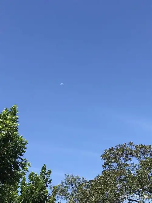 能发一张你拍过最好看的天空的照片吗