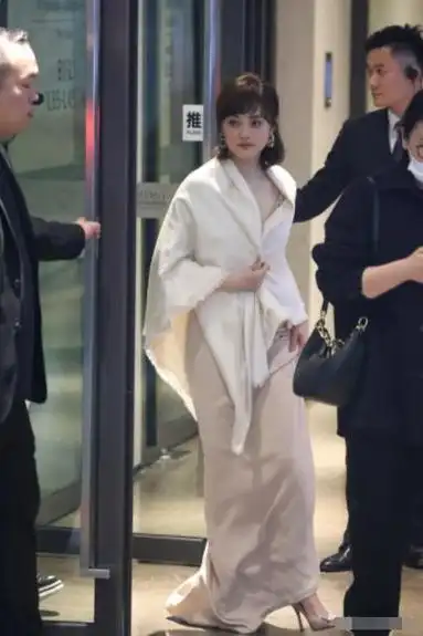 娘娘来了孙俪突然变美眼不凸脸不发腮痣引热议被疑整容